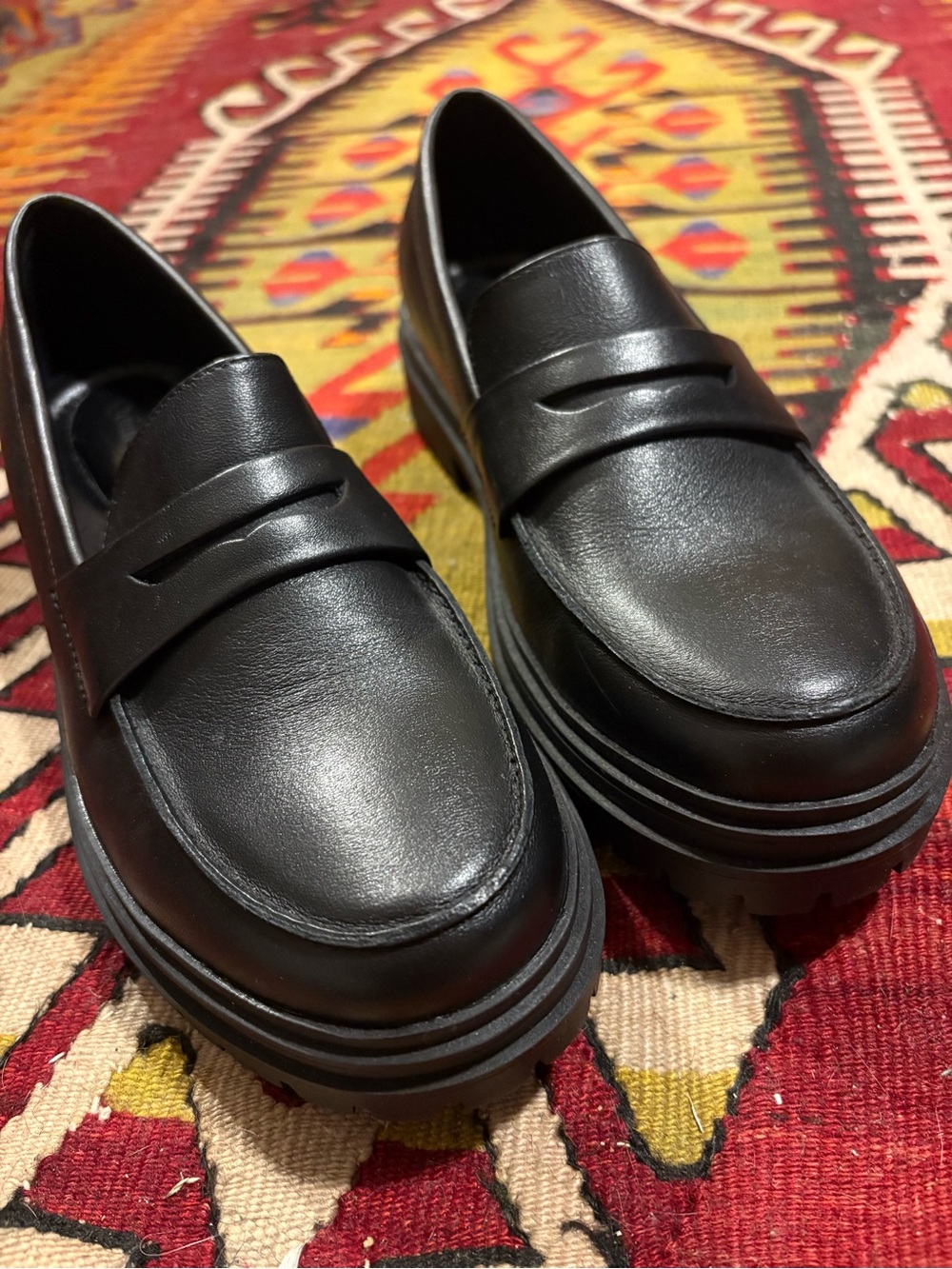 Like New Quince Black Leather Lug-Sole Penny Loafers size 8
